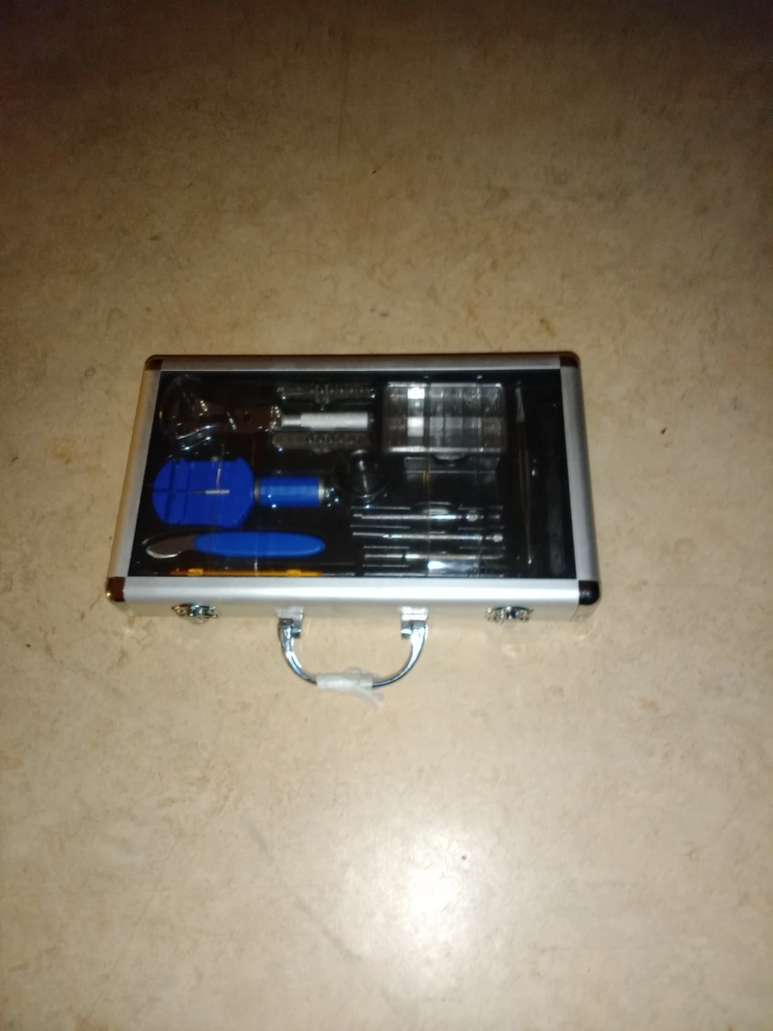 Verktygslåda med diverse verktyg  - 1