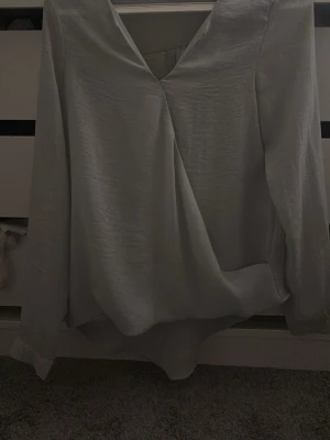 Blus - En blus från vero Moda som inte kommer till användning längre
