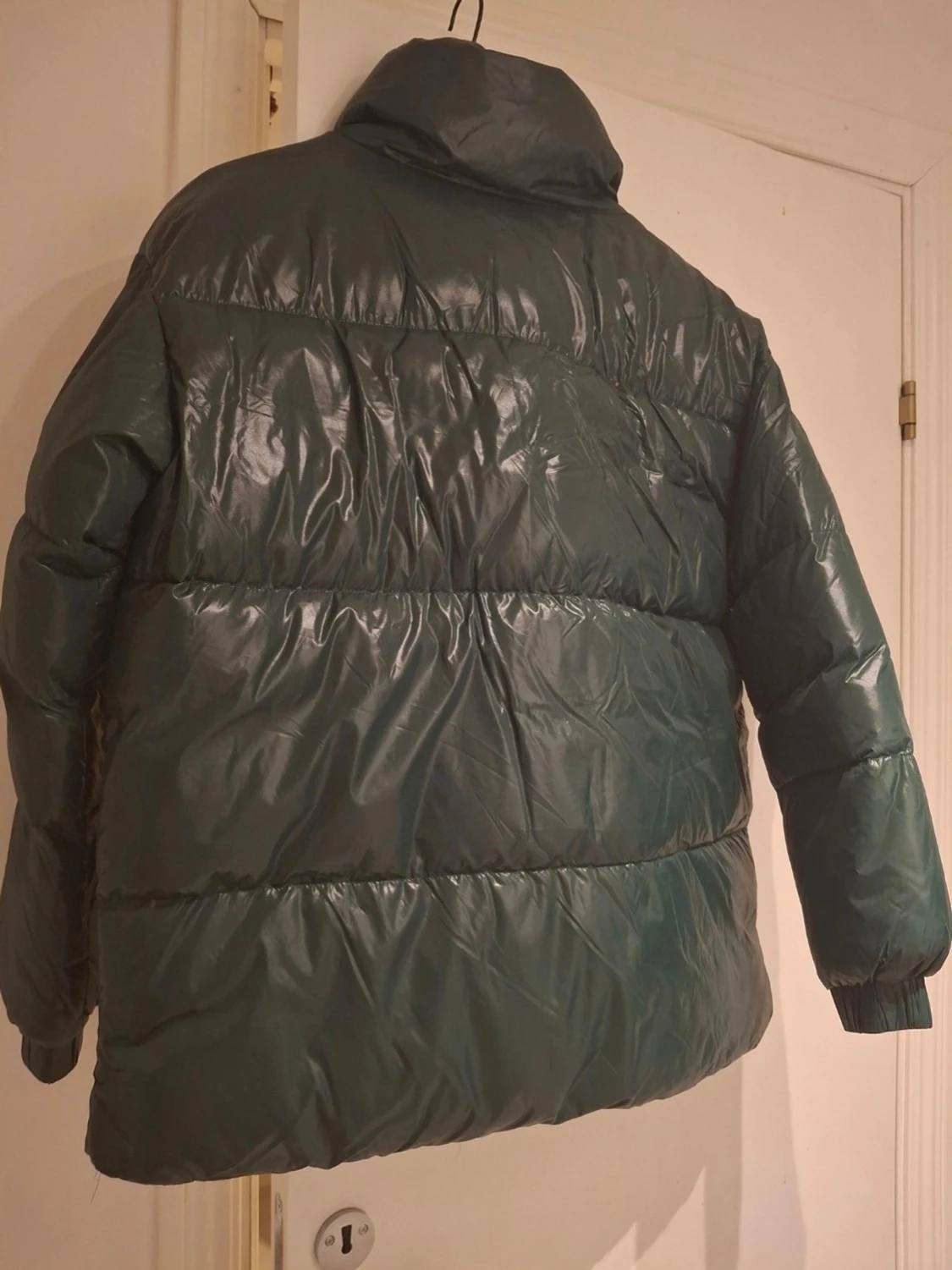 Helt ny Monki Mörkgrön pufferjacka med dragkedja - 3