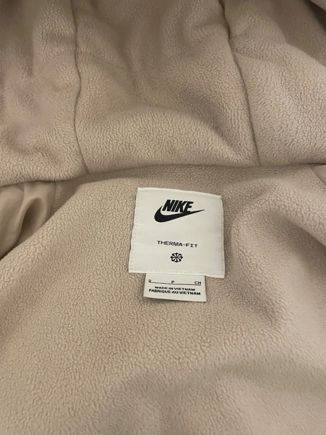 Beige Nike pufferjacka Therma-Fit - 2