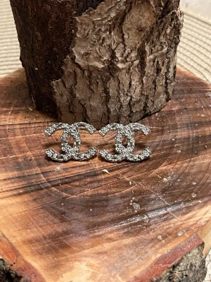 Silvrig örhängen  - Mode örhängen 