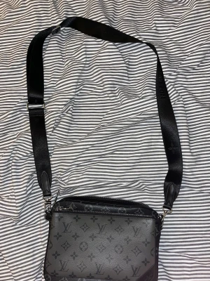 Snygg väska   - Finns i Borås byte funkar 