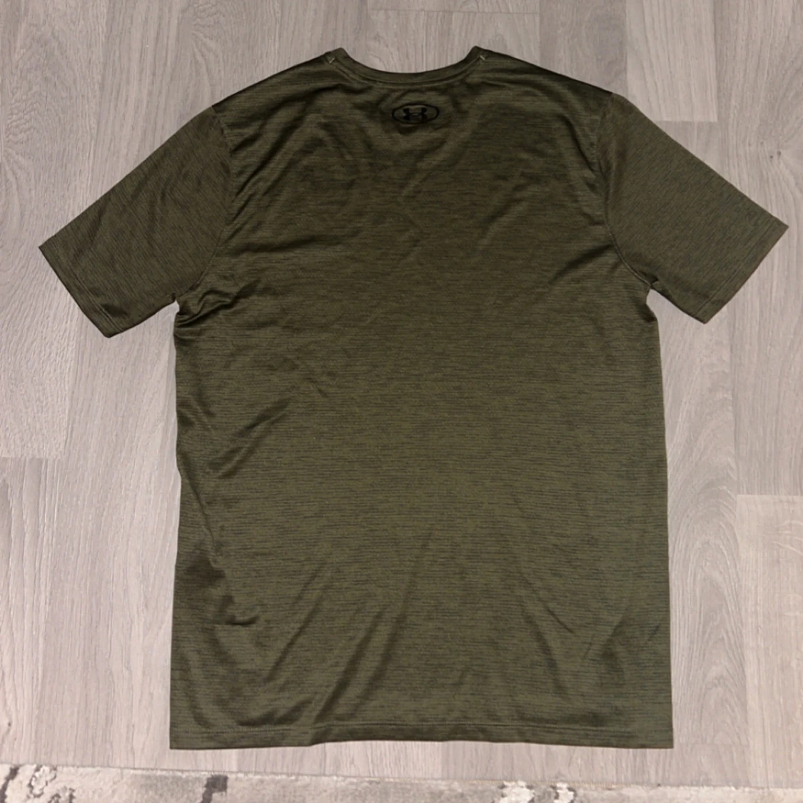 En grön skön tshirt - 1