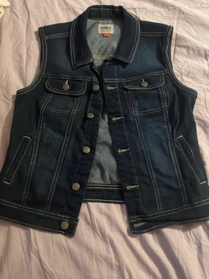 Denim jacka - Mycket bra skick jeans jacka.