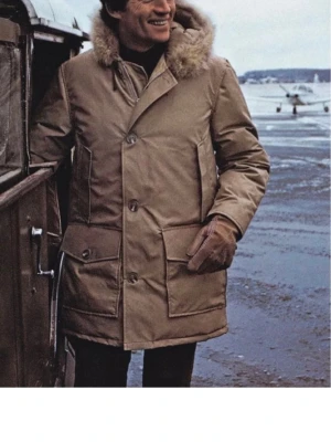 Beige woolrich vinterjacka - Säljer en varm woolrich vinterjacka i strl s passar m. Jackan heter Woolrich Arctic Parka DF Gold Khaki. Jackan är i mycket bra skick men har lite mindre fläckar men som inte syns när man har på sig den. Nypris 9000. Skriv vid fler frågor