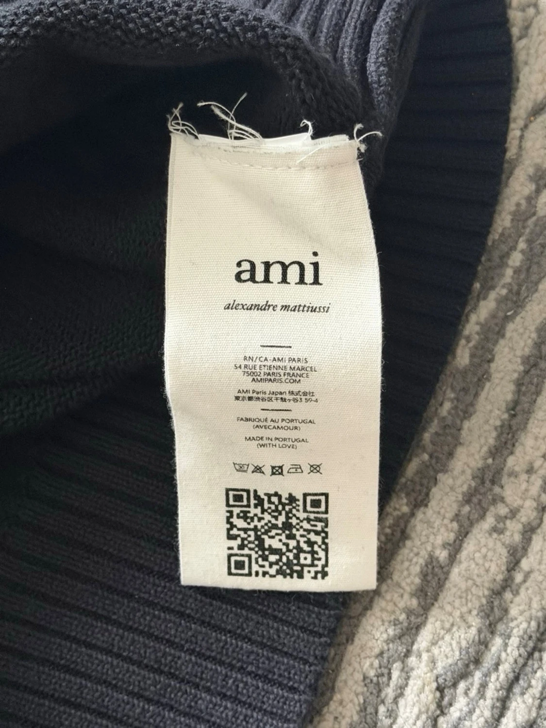 Svart stickad tröja från Ami Paris - 4
