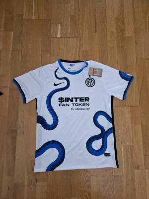 Inter Milan matchtröja  - Helt ny Inter matchtröja, storlek L
