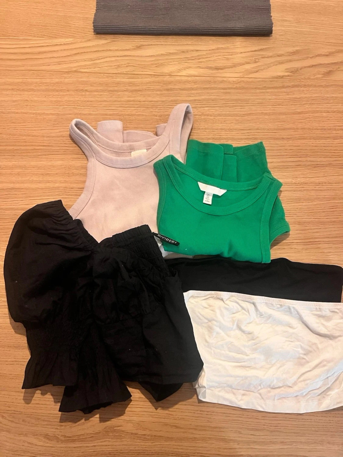 Linnetoppar i olika färger