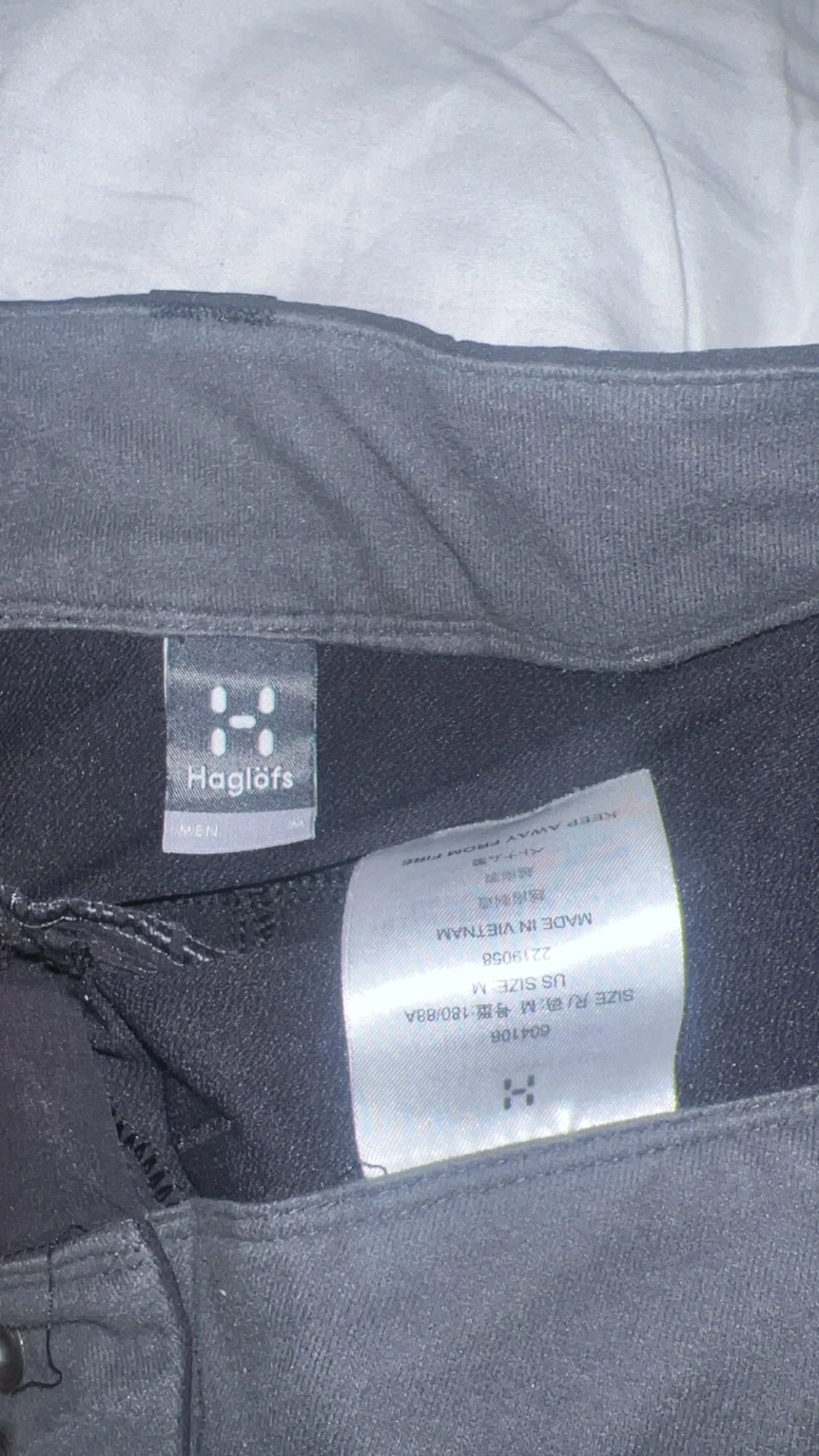 Svarta täckbyxor från Haglöfs M - 1
