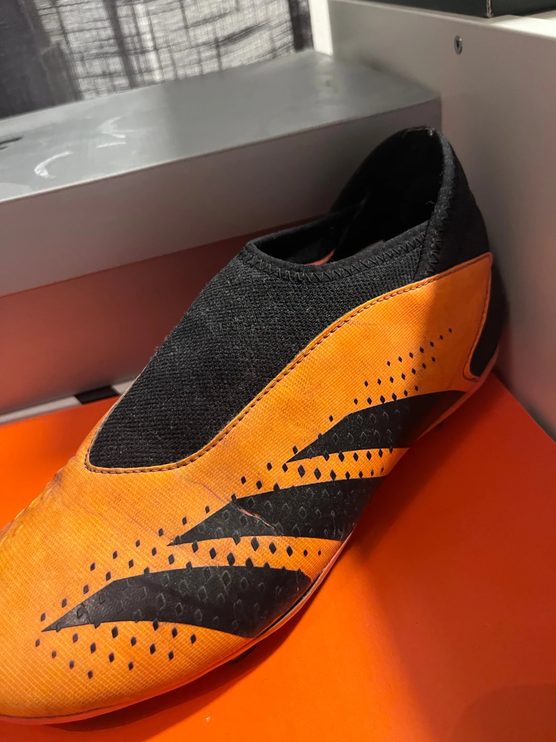 Adidas Predator orange fotbollsskor
