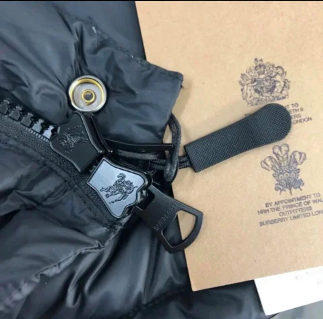 Svart burberry jacka  - 3