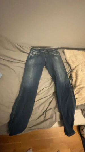 Blå jeans från replay  - Storlek 28/32 slimfit bra skick 