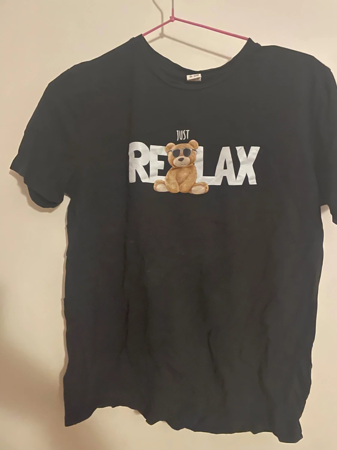 Svart t-shirt med björntryck från SHEIN