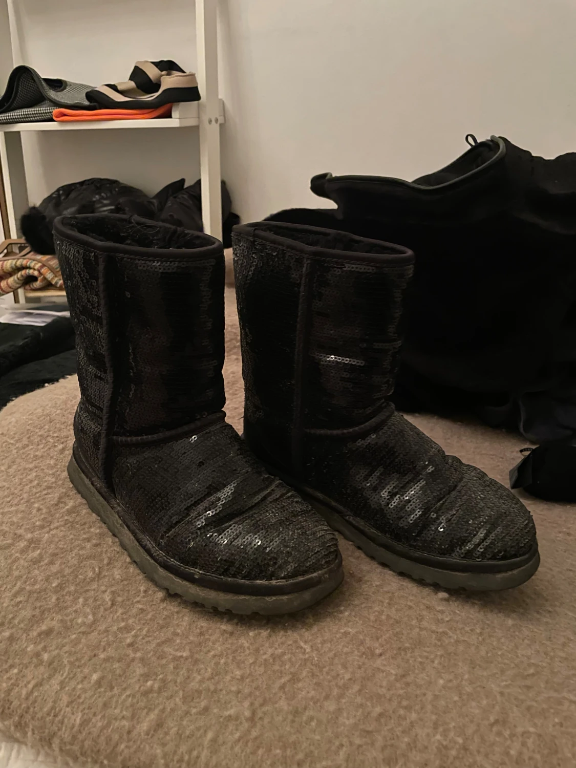 UGG Svarta glittriga - 1