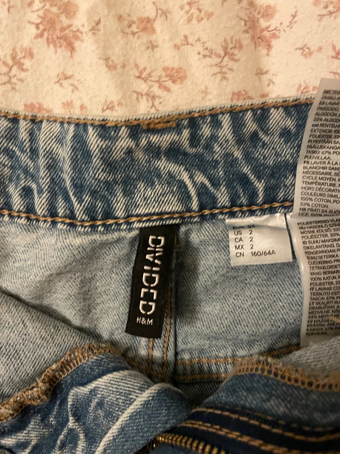 Blå jeanskjol med volang från H&M Divided - 2