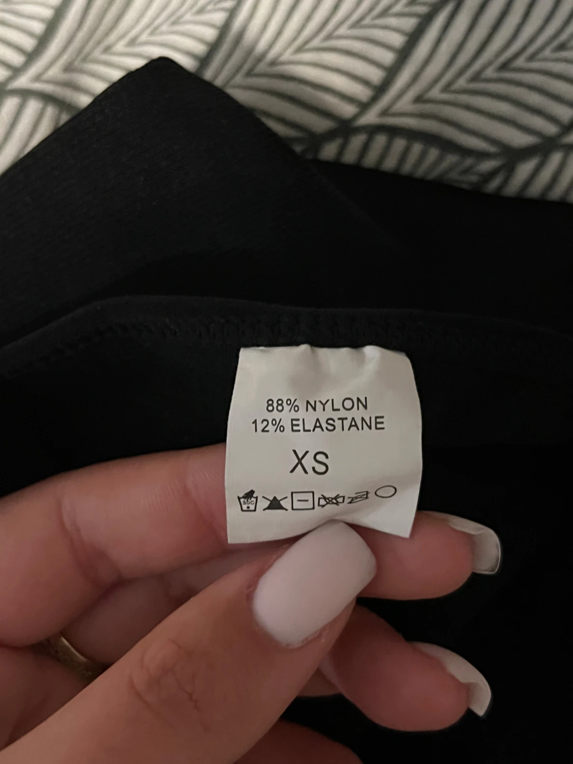 Svart shapewear med justerbara axelband XS - 3