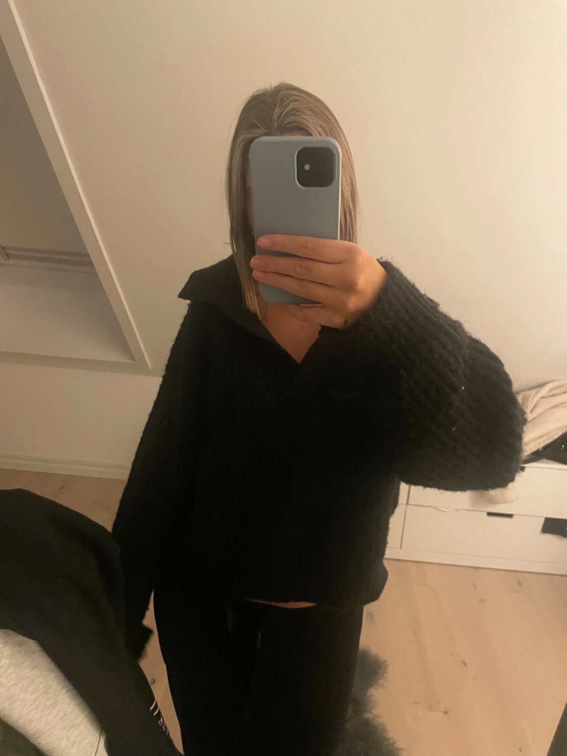 svart stickad tröja  - 3