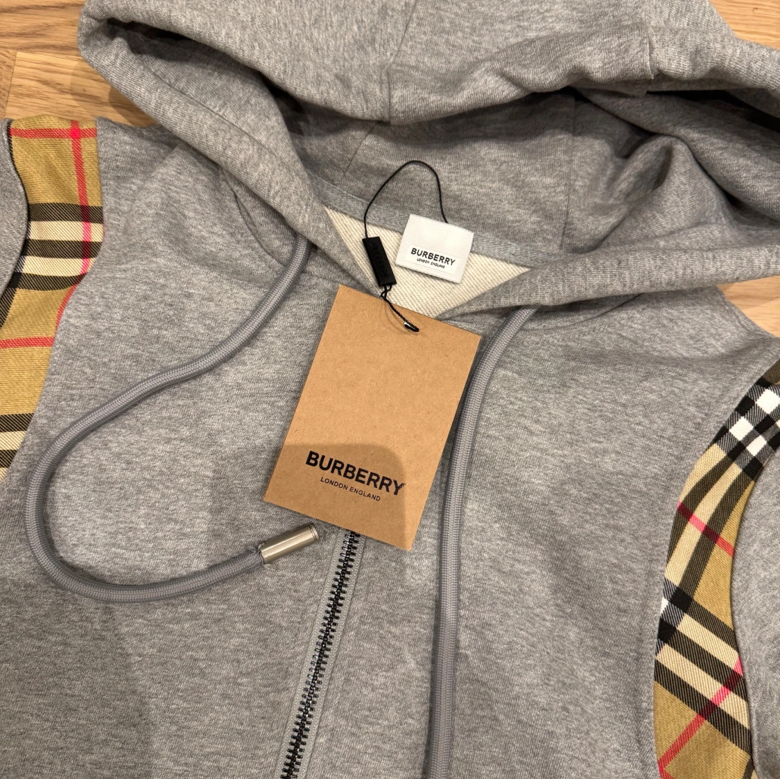 Grå Burberry hoodie - ny med tagg! - 1