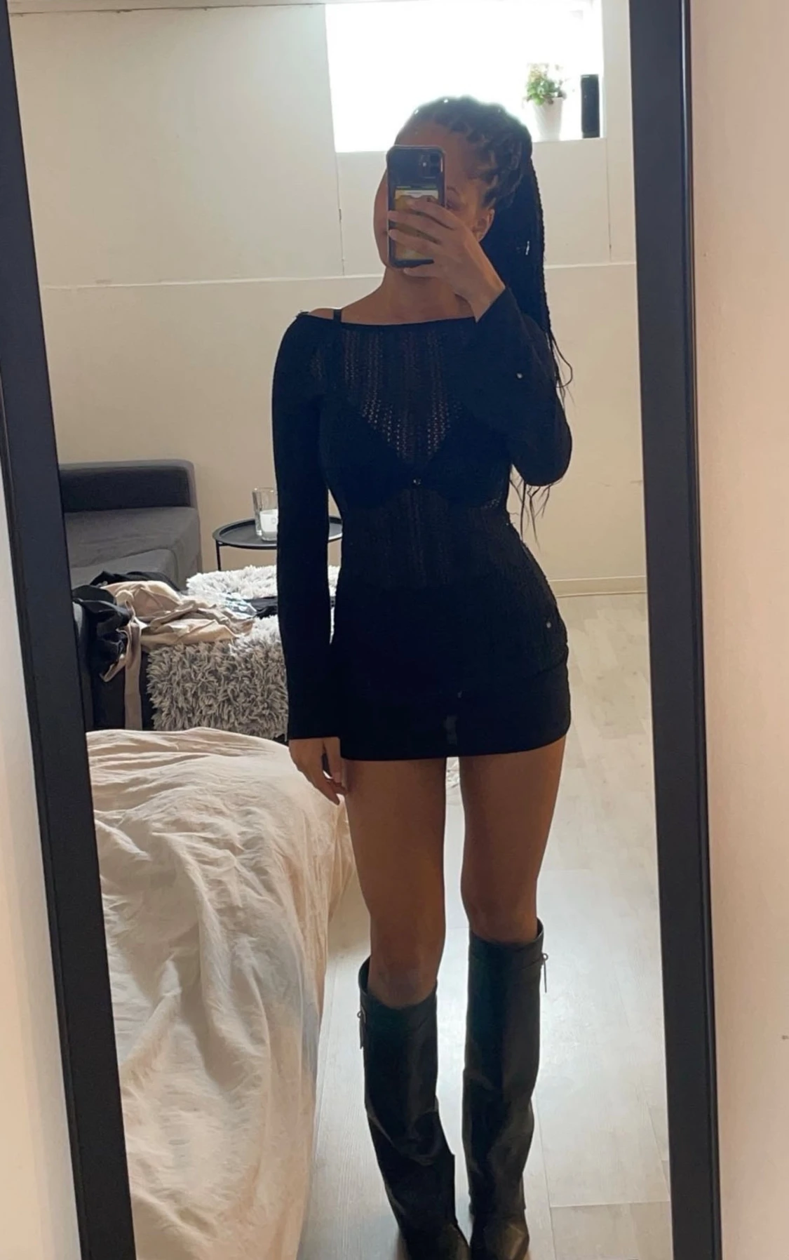 Svart stickad kortklänning med mesh - 5