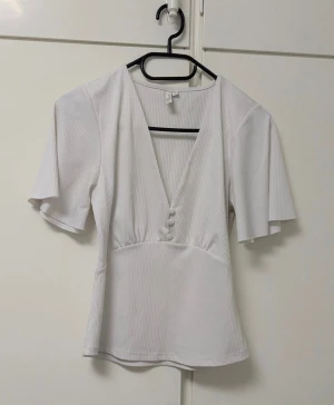 SET blus med pennkjol - 40-tals inspirerad outfit med stretchig vintage kjol från Collectif 🖤 toppen är från H&M. Säljer de tillsammans för 140kr 🪽