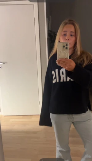 Stickad hm - Säljer en jätte fin stickad från hm!!! Skriv för fler bilder