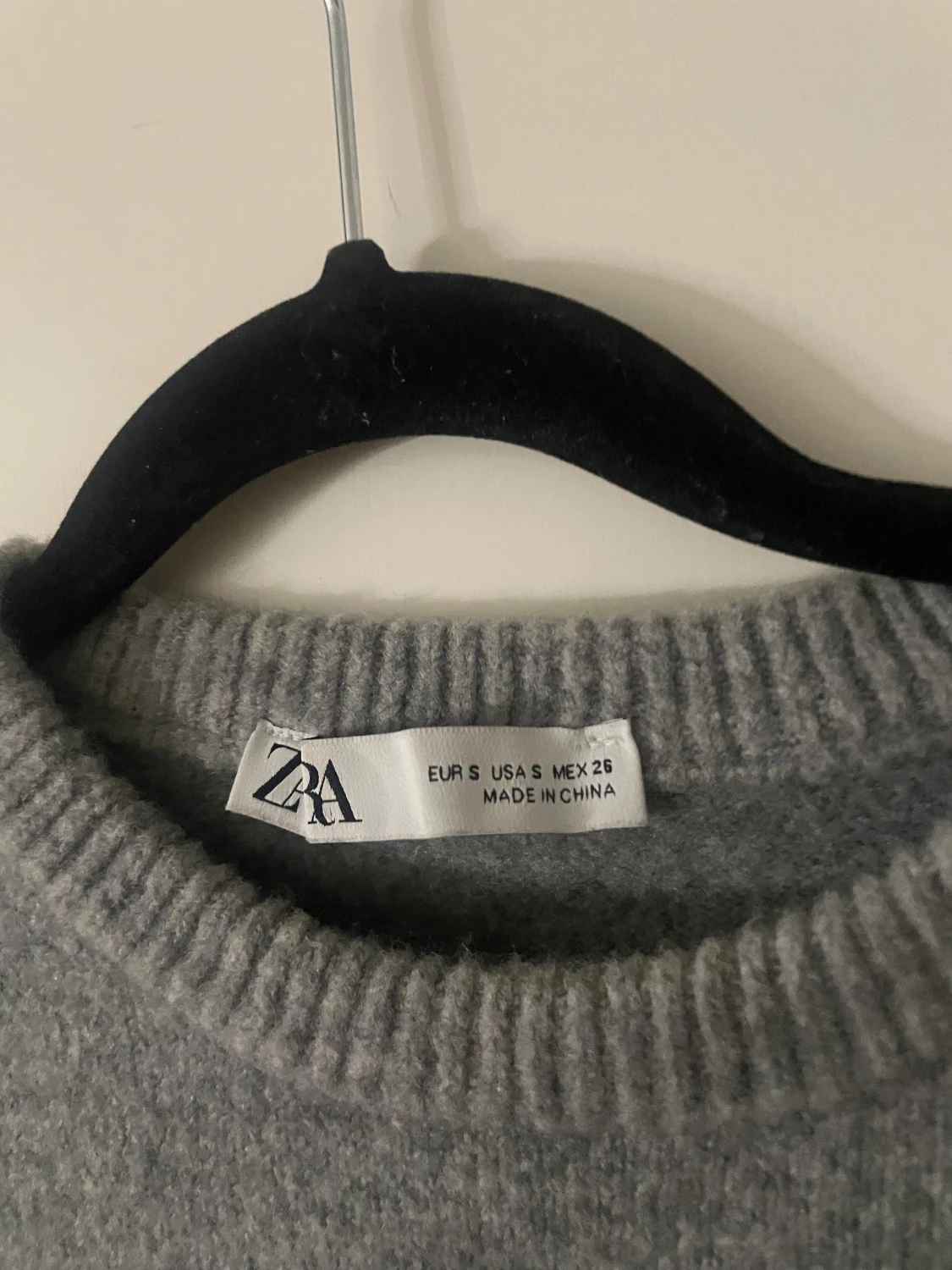 Grå stickad tröja från Zara - 1