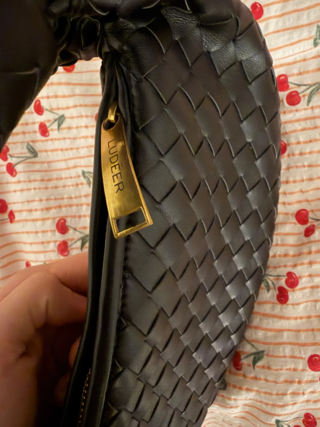 Svart flätad handväska från Ludeer - 1