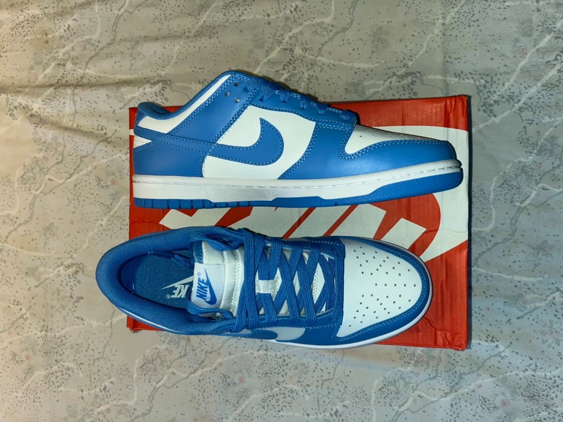 Nike Dunk Low blå och vita sneakers - 2