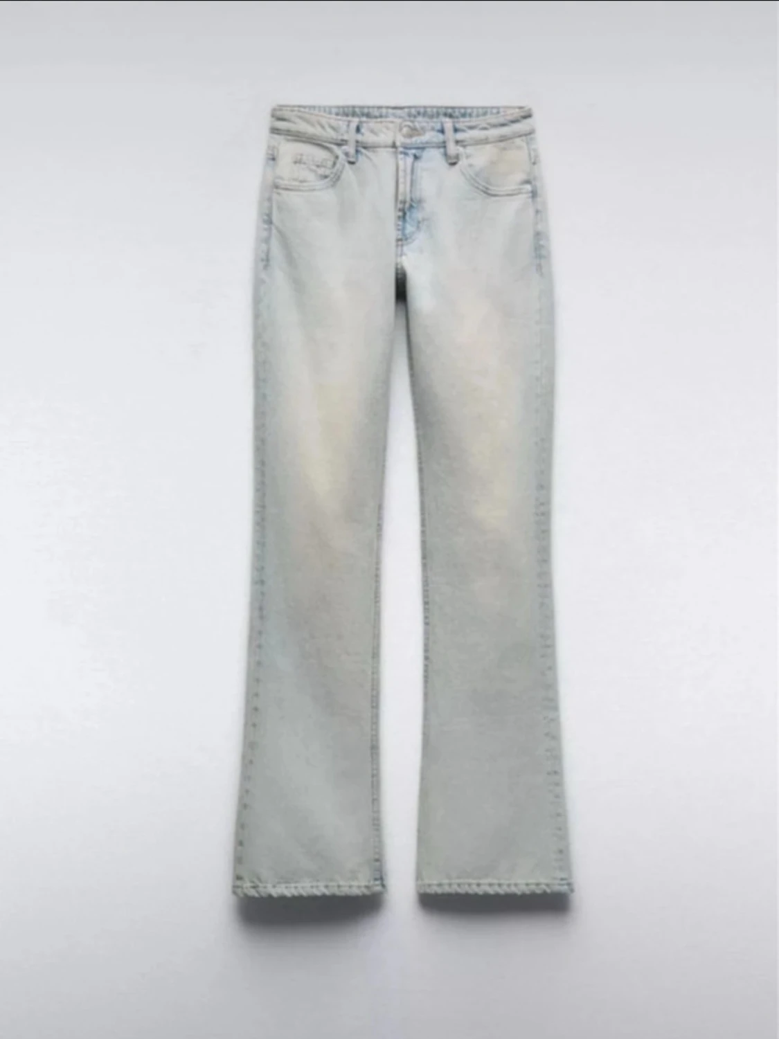 Blå jeans med bootcut - 1