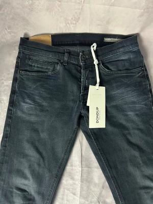 Dondup George jeans  - Mycket fint skick | Size 31/32 | fraktar inom 24 timmar | för att köpa klicka ”köp nu” | vid frågor eller funderingar skriv en meddelande | följare får bättre rabatter🙌