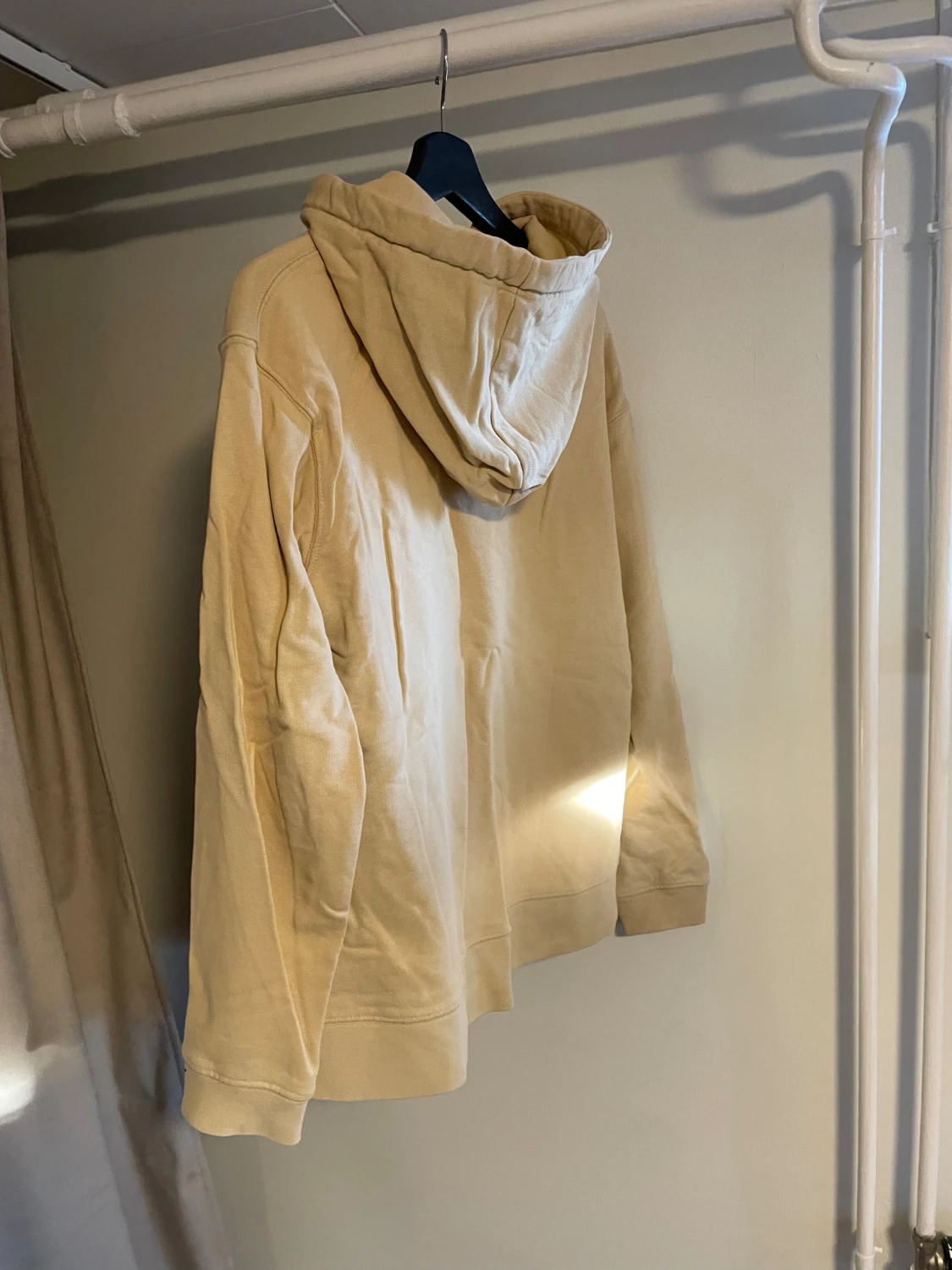 Official Gallery Hoodie – Storlek S - 1