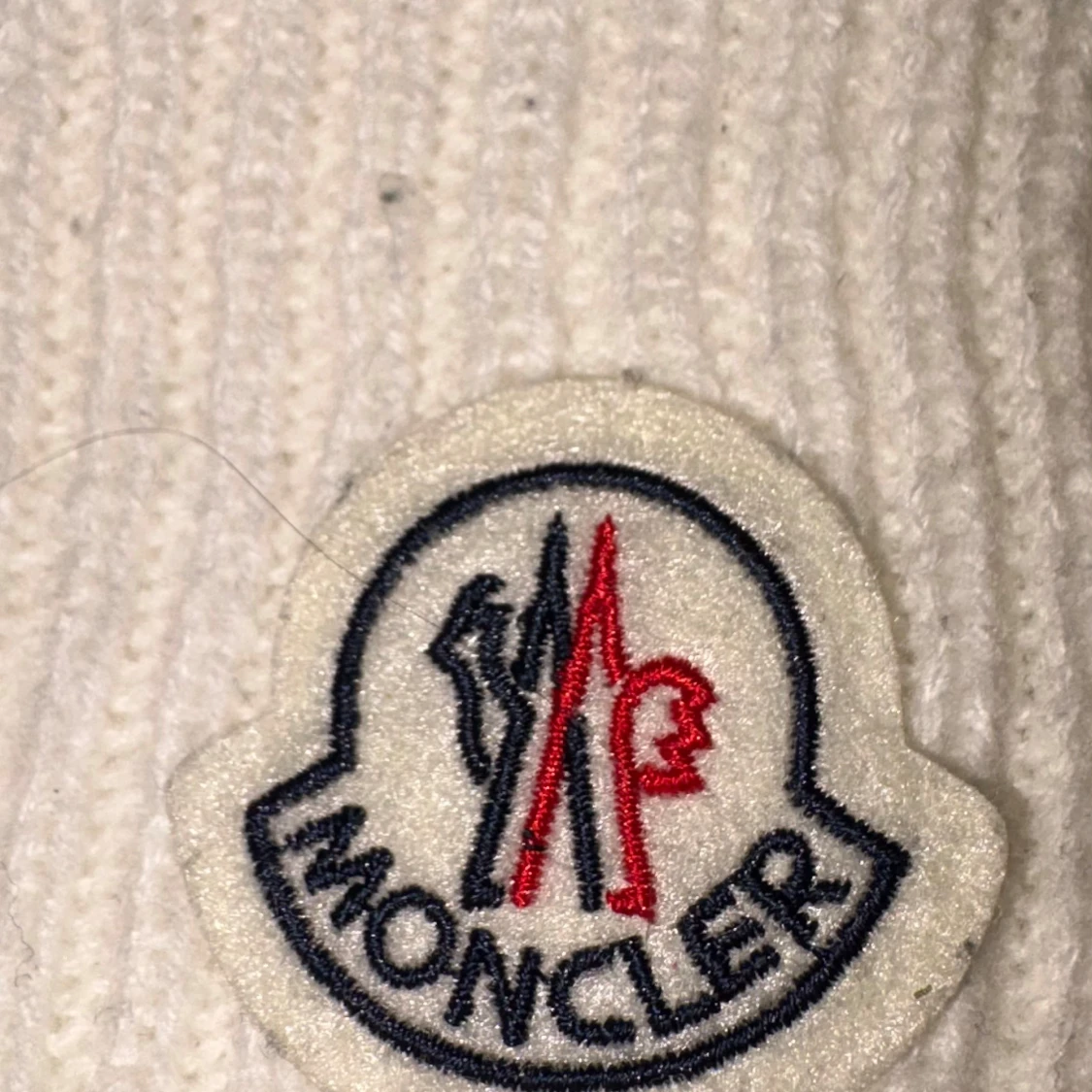 Vit ribbad Moncler mössa - 1