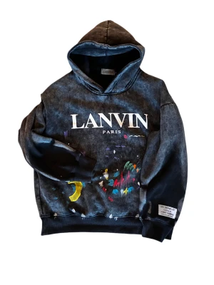 Lanvin Paris x DEPT. de la GALERIE -  Hoodie från Lanvin Paris i mörkgrå tvättad, otroligt snygg och passar med allt👏 Köpt för 4k, nu får ni komma med era bud (OBS: inget under 2,5k) Passar allt från S-L