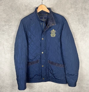 Morris Jacka | M - Morris Quiltad Jacka | Grymt skick | Storlek M | INGA BYTEN | Fraktar spårbart eller möts upp i Täby