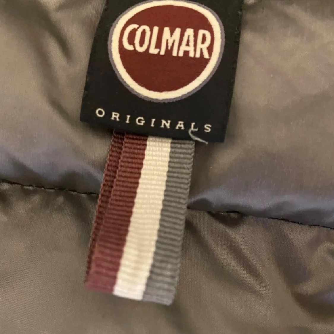 Svart pufferjacka från Colmar - 1