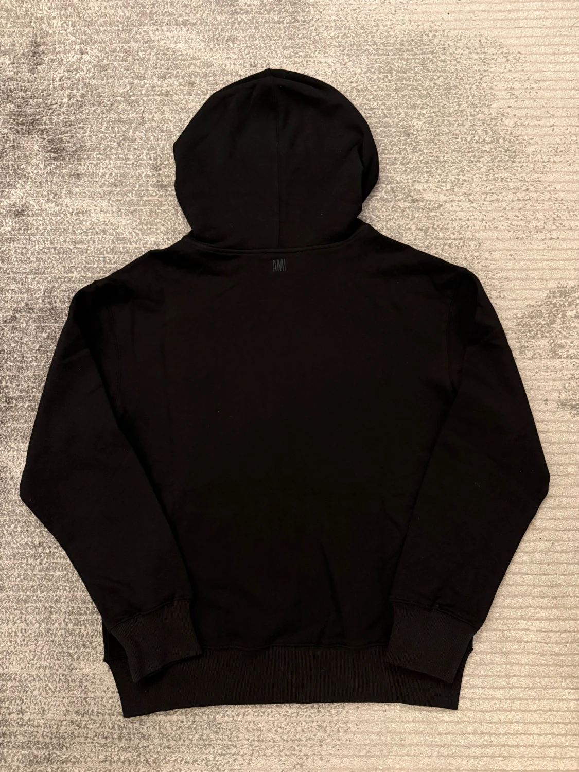 Svart hoodie med dragkedja från Ami - 1