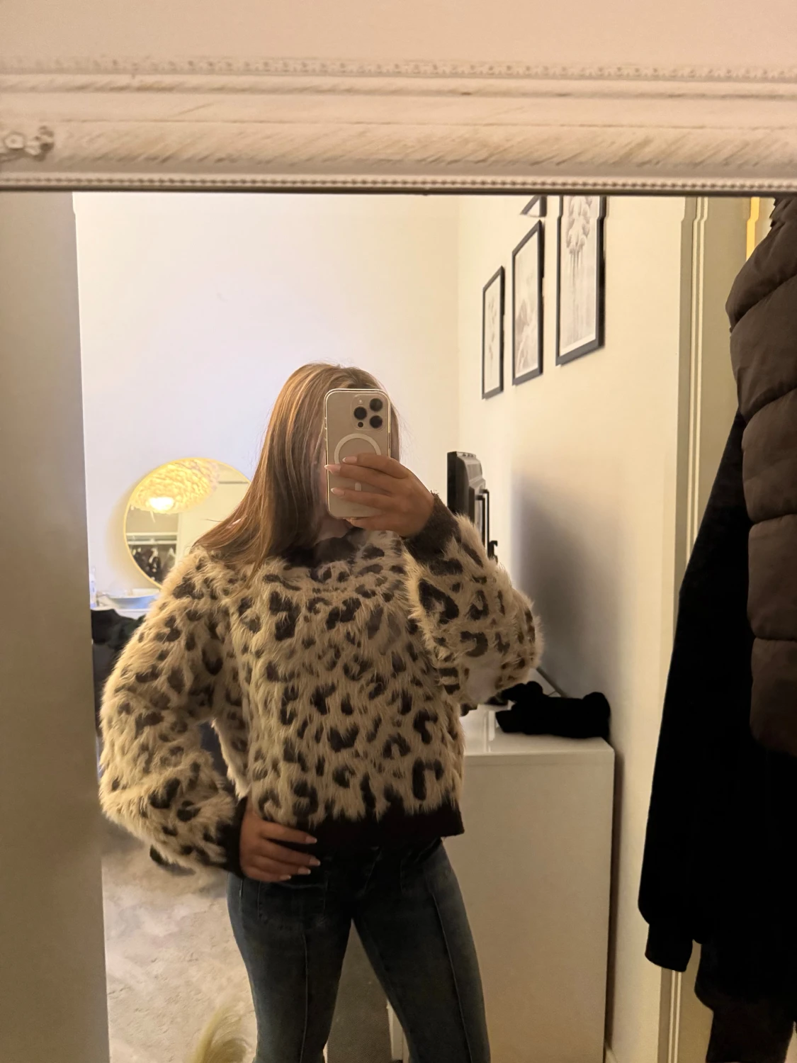Beige leopardmönstrad fluffig tröja - 1