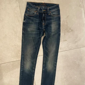 Jeans Nudie skinny  - Jeans från Nudie W25 L30. Använda ett fåtal gånger. Modell Skinny Lin. 