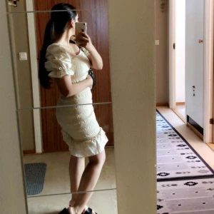 Klänning - Superfin sommarklänning från nakd använd 1 gång