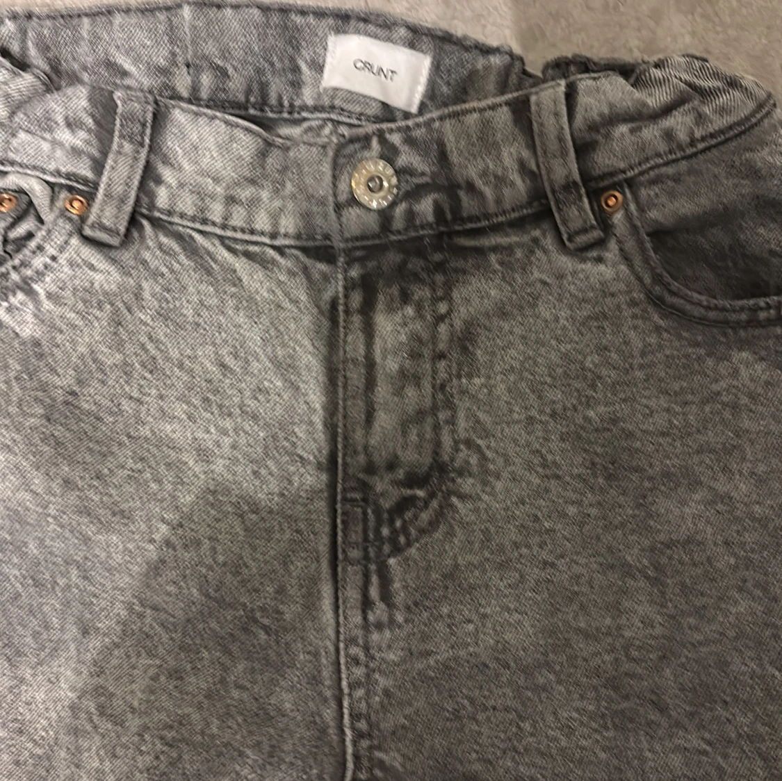 Grå jeans från Grunt straight fit - 2