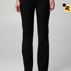 kostym byxor  - svarta kostym byxor, samma som dem beiga fast svarta, andvänt några få gånger men inga fläckar eller så