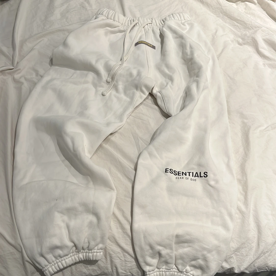 Vita Essentials mjukisbyxor med snörning - 1