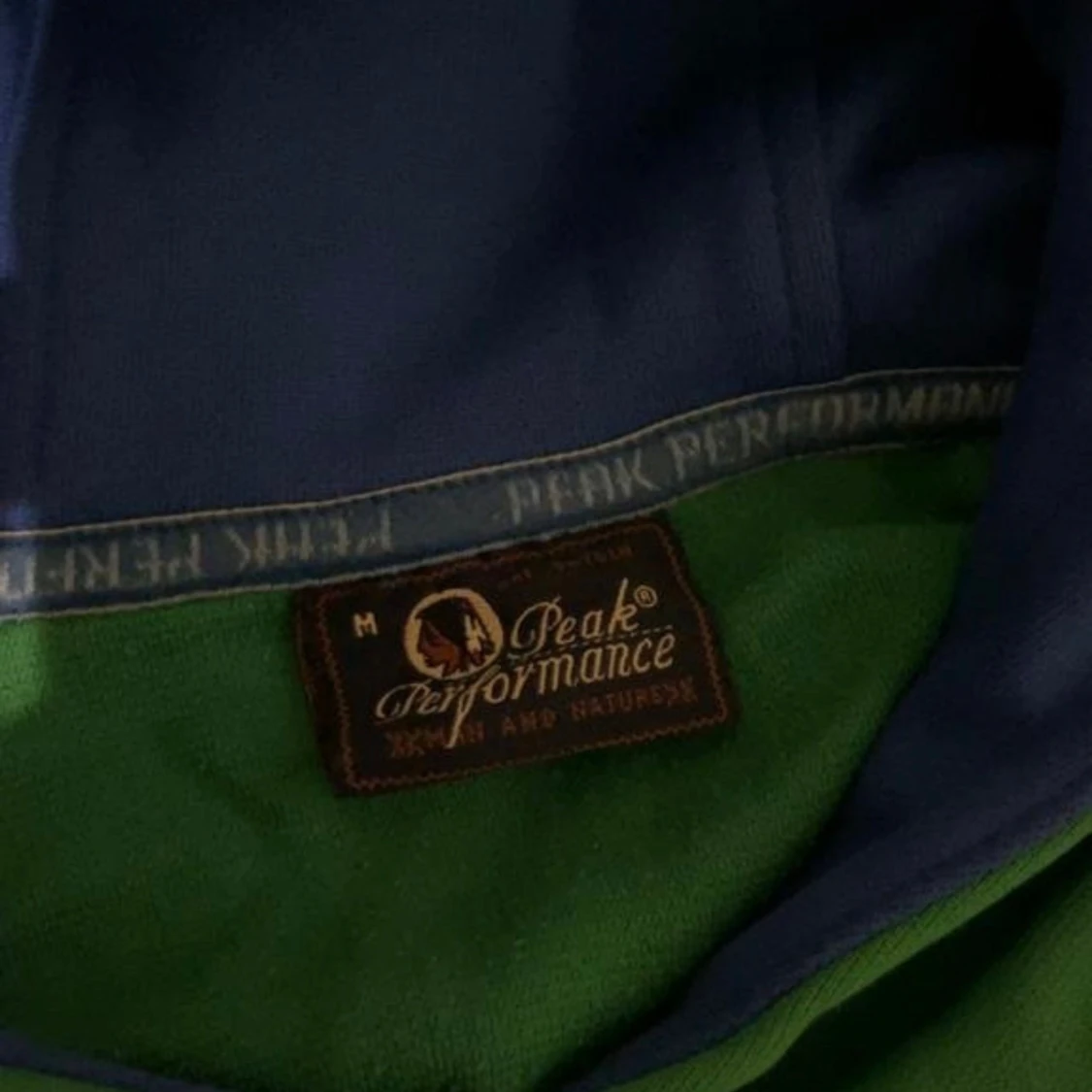 Peak performance hoodie - 1