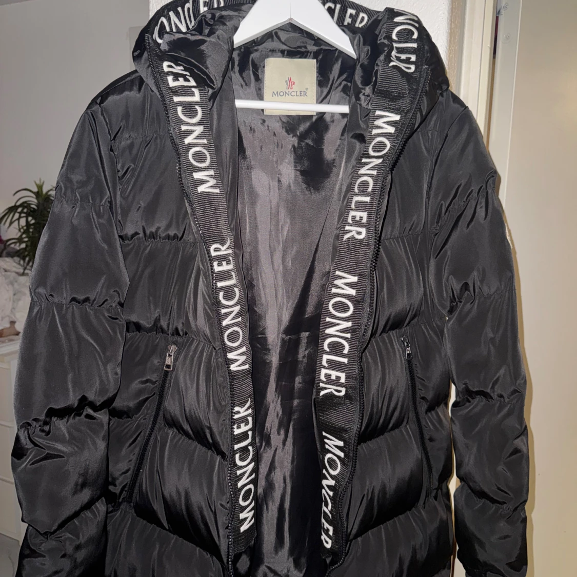 Svart Moncler pufferjacka 