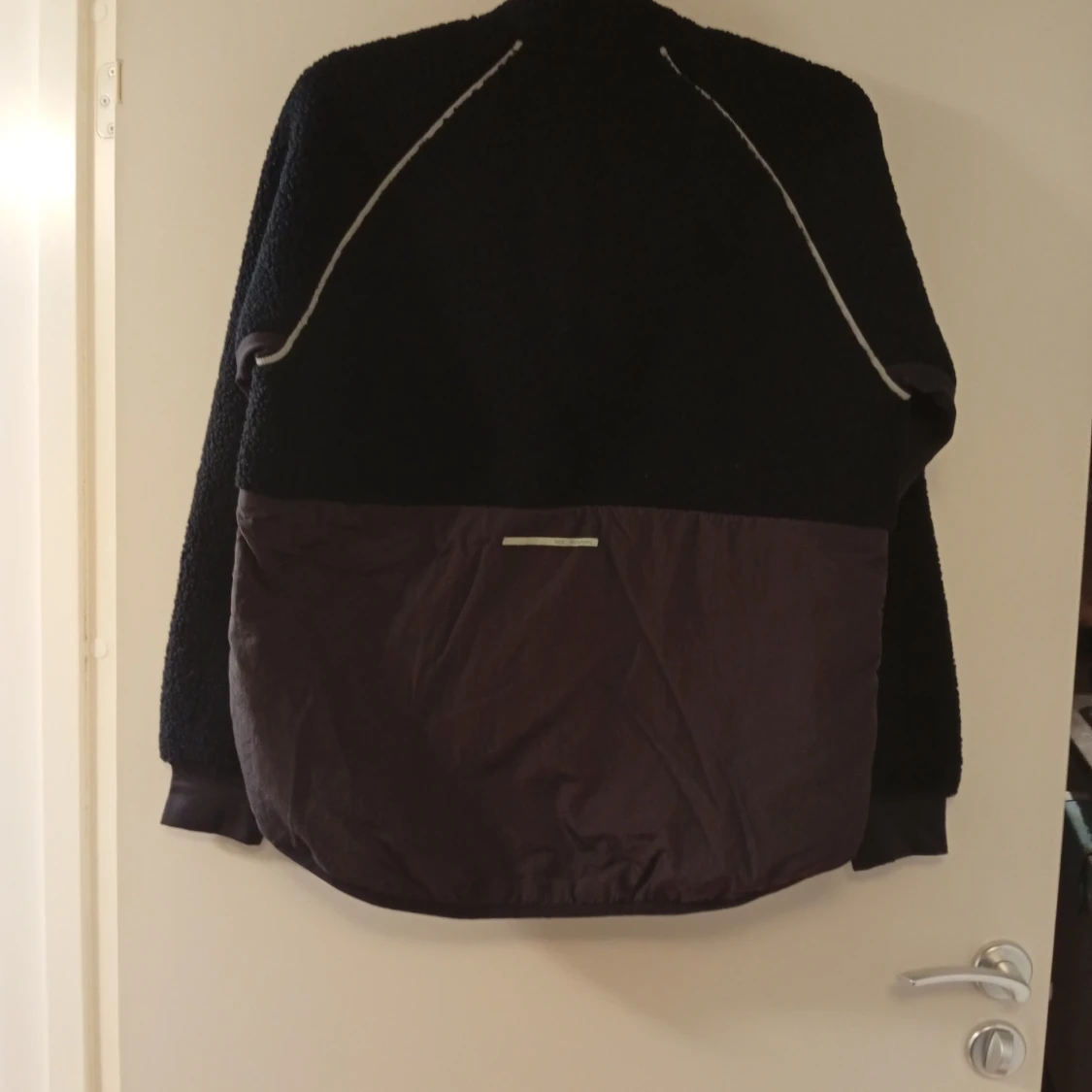 Svart fleece-tröja från SOC med half zip - 1