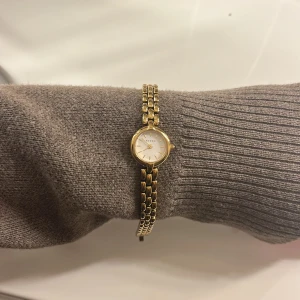 Guldig klocka från Bovou - Guld klocka från Bovou, nypris 1200kr