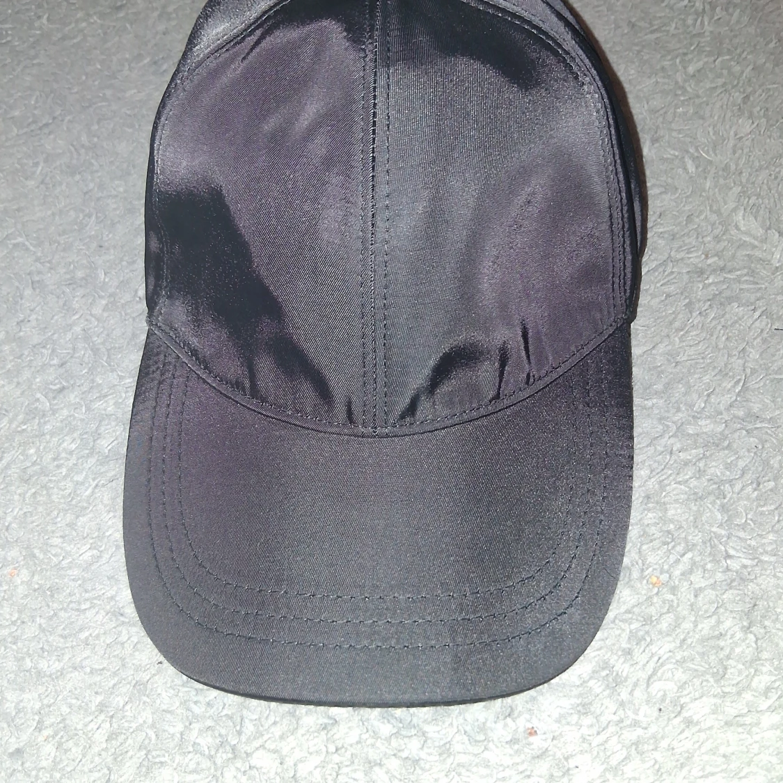 Svart keps från Prada i nylon - 1