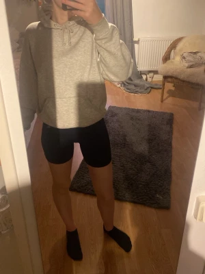 Svarta tränings shorts  - Sälger dessa shorts då dem aldrig har kommit till användning.