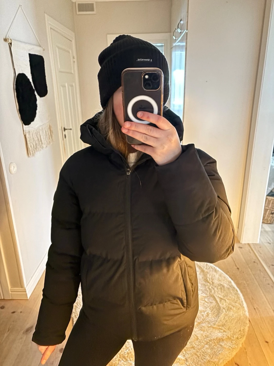 Svart pufferjacka med dragkedja - 1