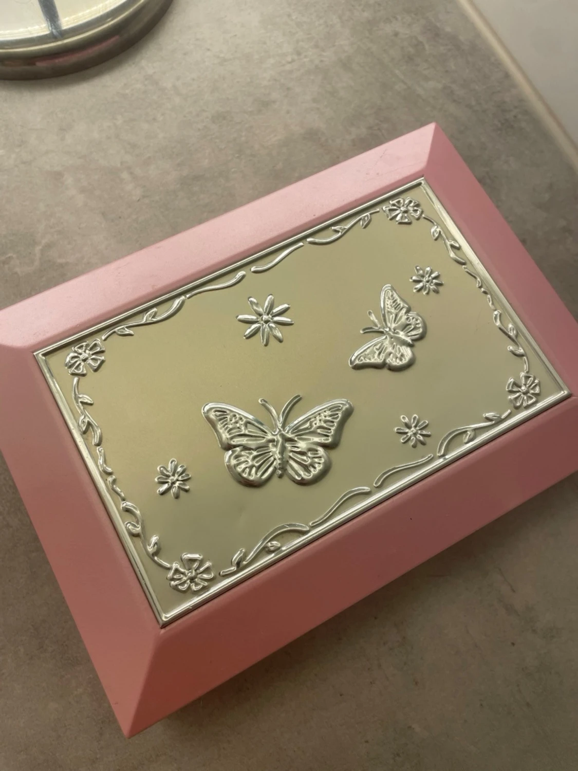 Smyckeskrin med speldosa - 1